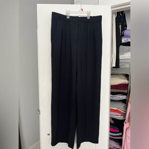 Aritzia Effortless Pant. Size 10. Black